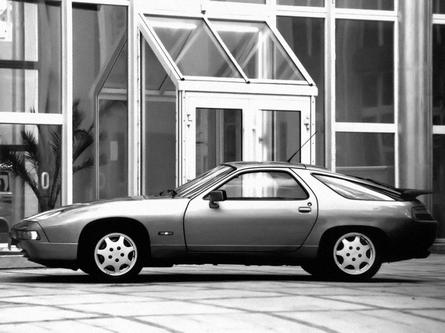  Porsche 928 S4 1986 года  (фото 6 из 11)